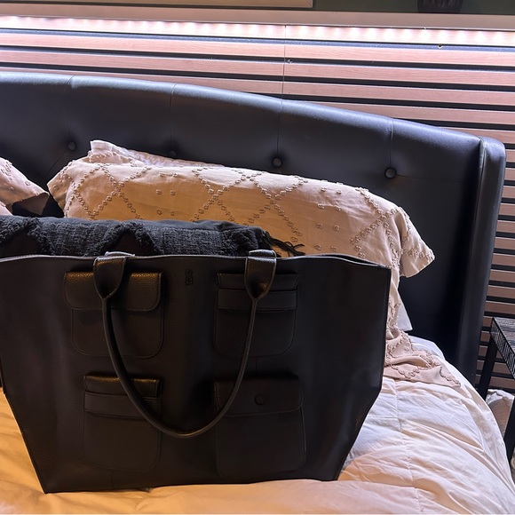 Steve Madden Travel Bag - Picture 3 of 4